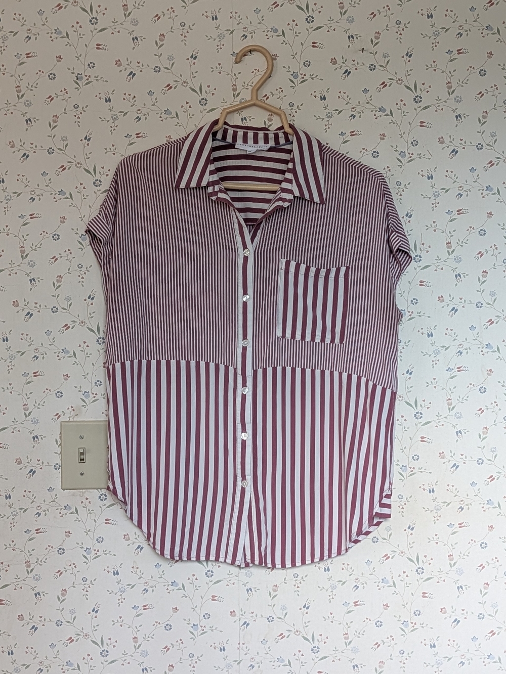 Jane + Delancey Top L Striped ButtonUp Shirt Burgundy White Casual Weekend Light
